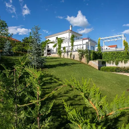 Elegance Villa
