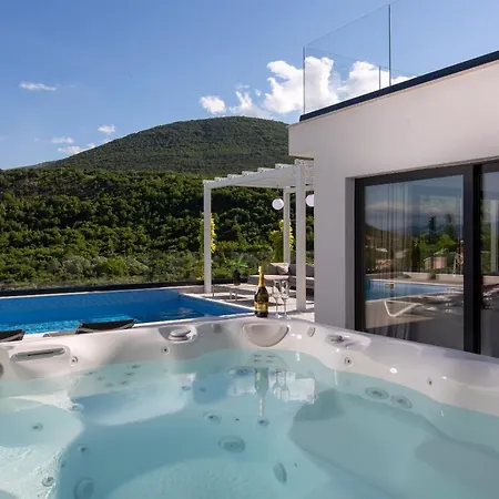 Villa Elegance *