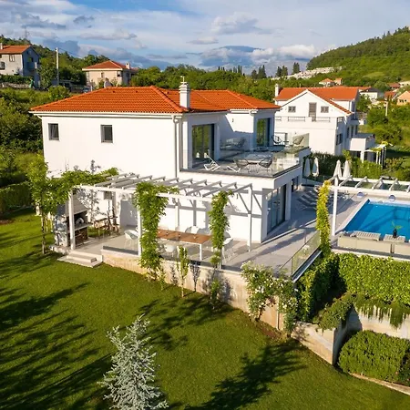 Elegance Villa *