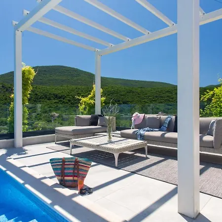 Elegance Villa *