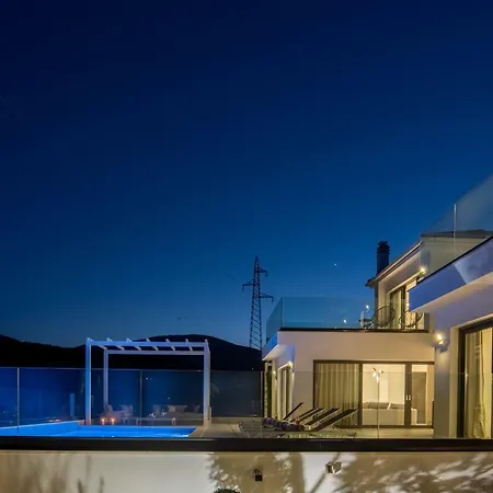 Elegance Sinj